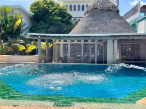 6BR Spacious Waterfront Villa with Private Pool by Solmar Rentals